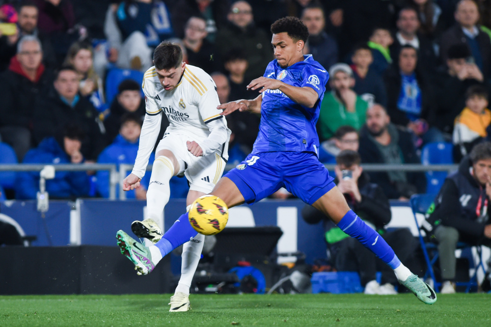 开云体育中国-罗马险胜皇马，苏亚雷斯状态火热