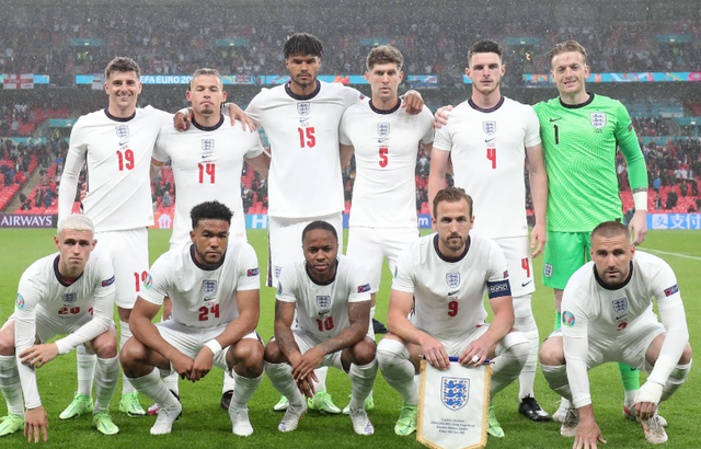 巴萨绝杀多特蒙德，福登带队取胜