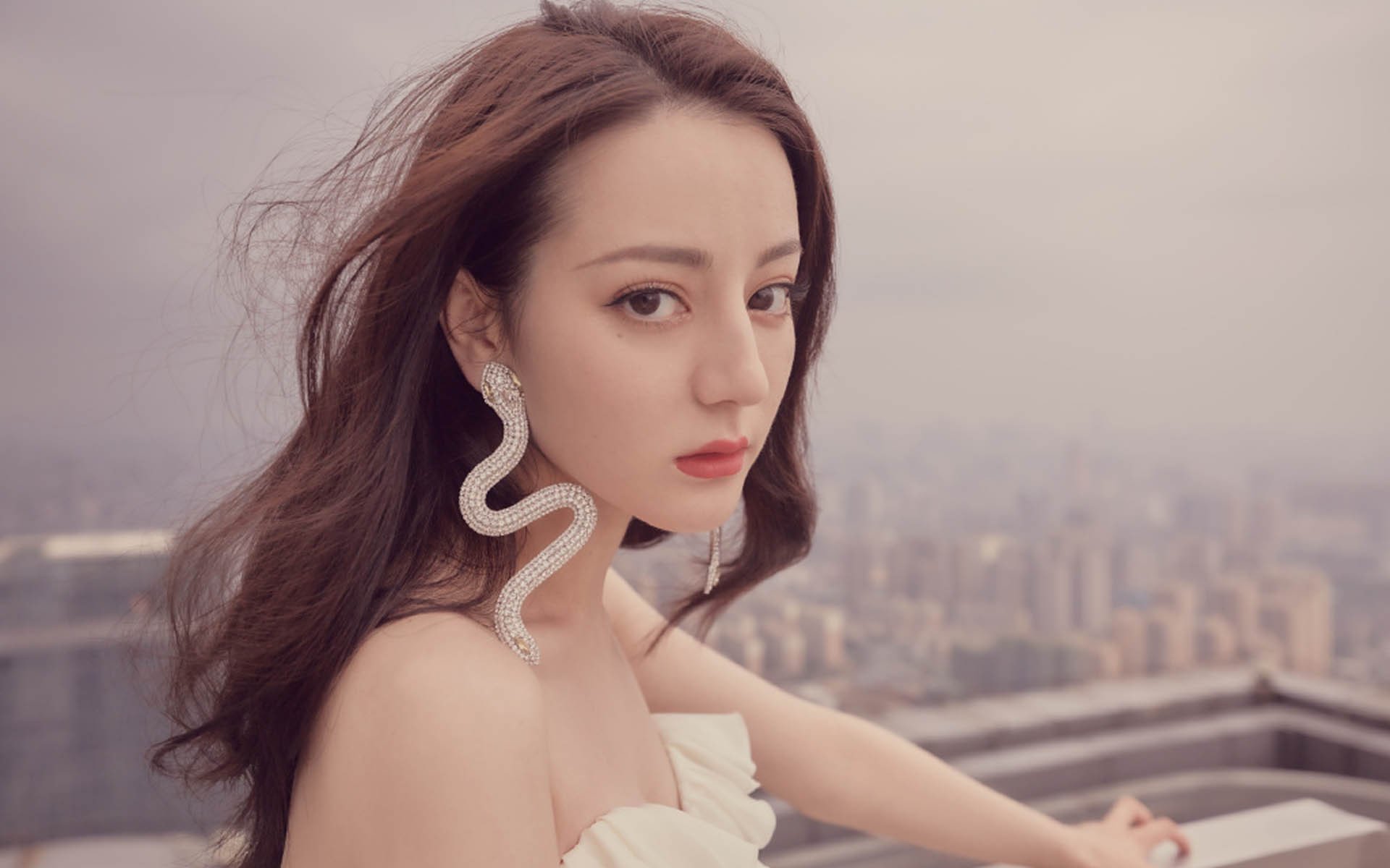 黄喜灿的孤星闪耀与袋鼠军团的体系胜利,足球世界的两种破防哲学