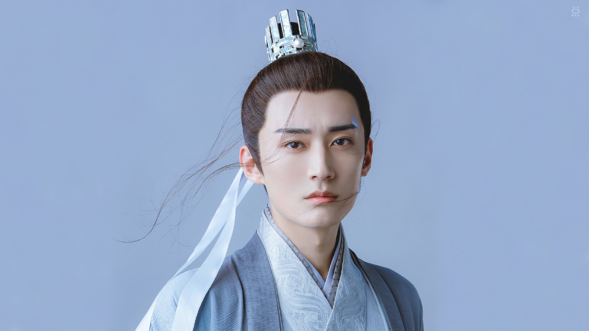 看到您给出的这两个充满张力的关键词,我脑海中浮现出的是一场超越胜负、极具象征意义的对抗。这不仅是球场上的较量,更是两种足球哲学与发展阶段的碰撞